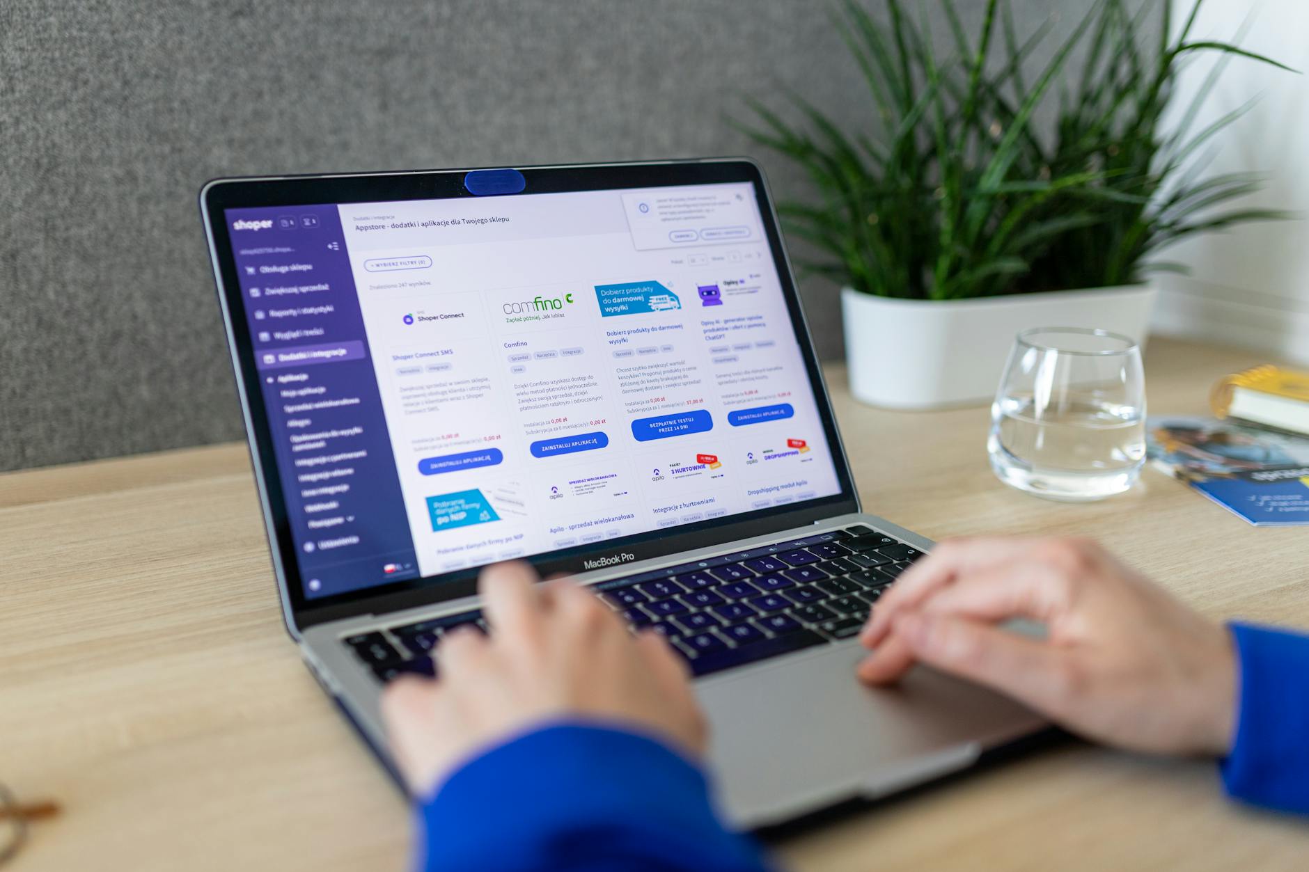 Truy cập e-sport trên máy tính qua website